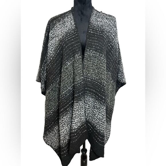 WOOLRICH STRIPED BLANKET WRAP/SHAW GRAY & BLACK *Perfect for Winter* ONE SIZE - Picture 5 of 8